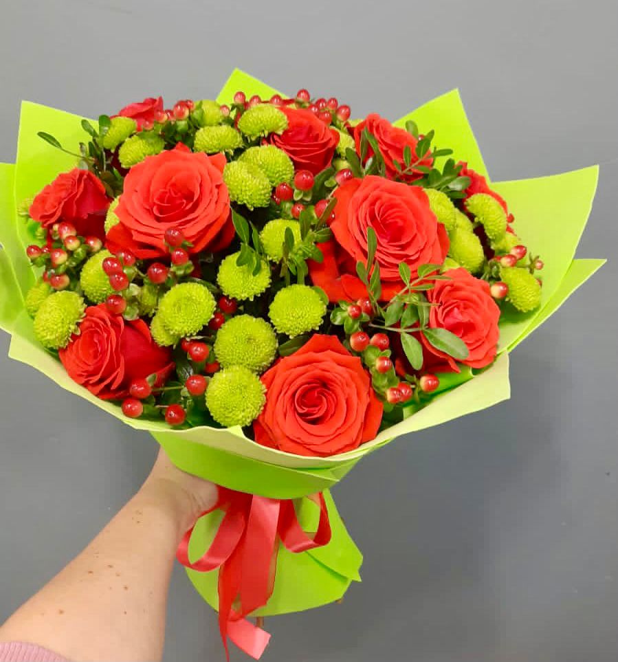 Букет цветов из: Хризантемы и Розы в Зеленоградском