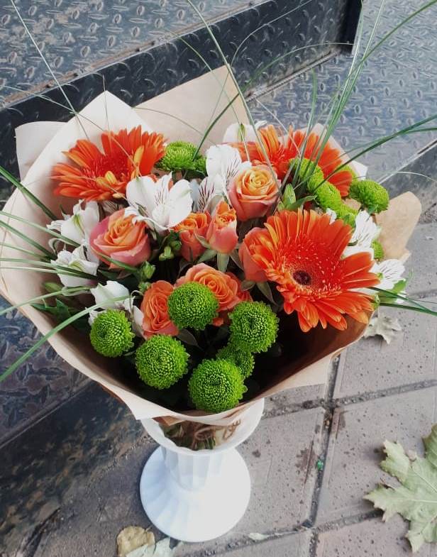 Букет цветов из: Герберы, Хризантемы, Альстромерии и Розы в Зеленоградском