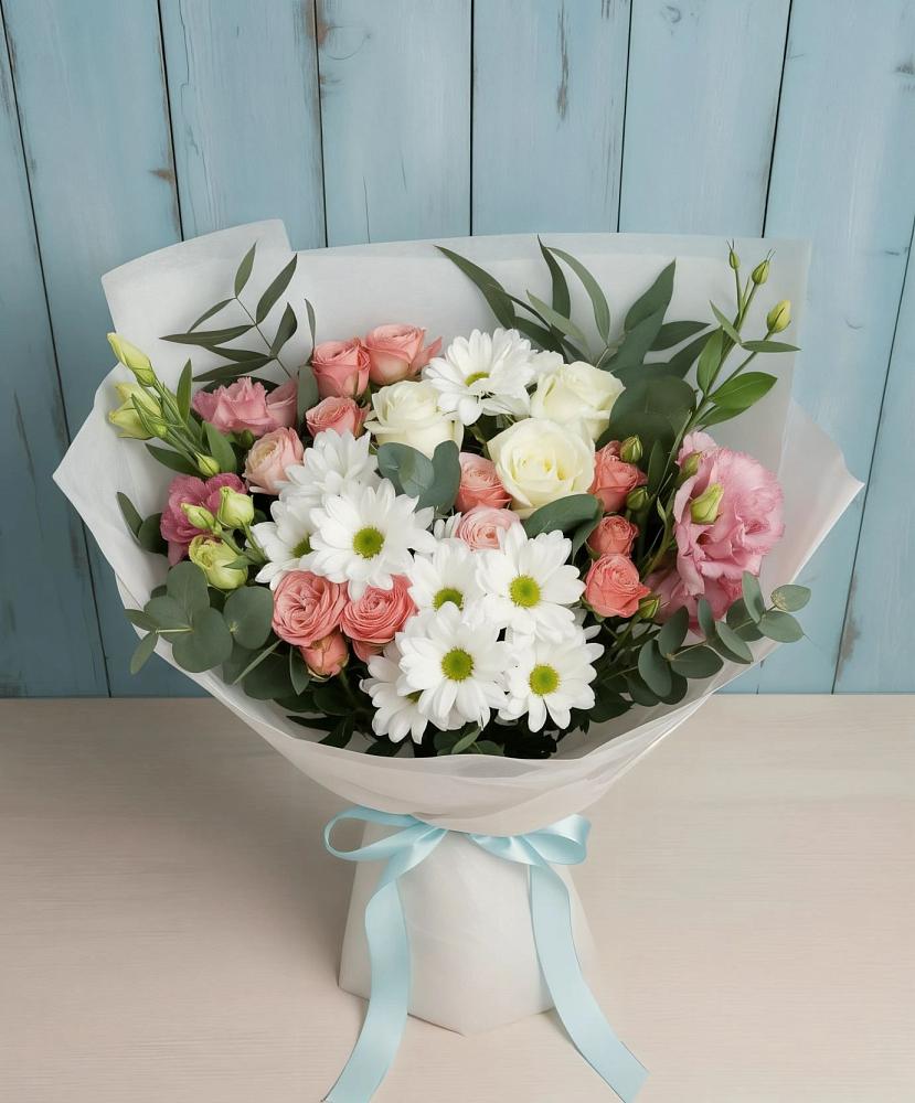 Букет цветов из: Розы, Лизиантусы и Хризантемы в Зеленоградском