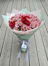 Букет цветов из:  Альстромерии в Зеленоградском