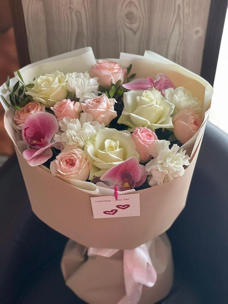 Букет цветов из: Орхидеи, Розы и Гвоздики в Зеленоградском