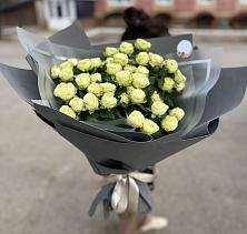 Букет Белые кустовые розы Солинеро в Зеленоградском