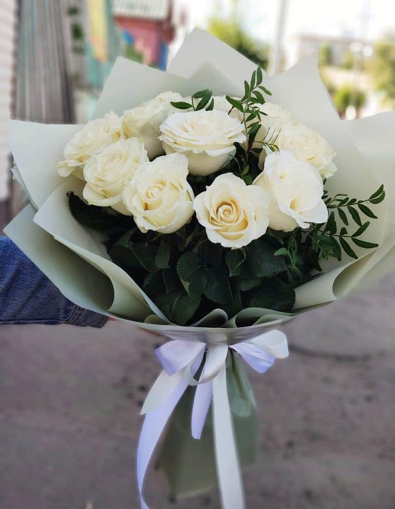 Букет Белые розы Проуд в Зеленоградском
