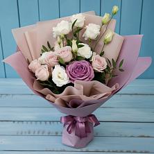 Букет цветов из:  Розы и Лизиантусы в Зеленоградском