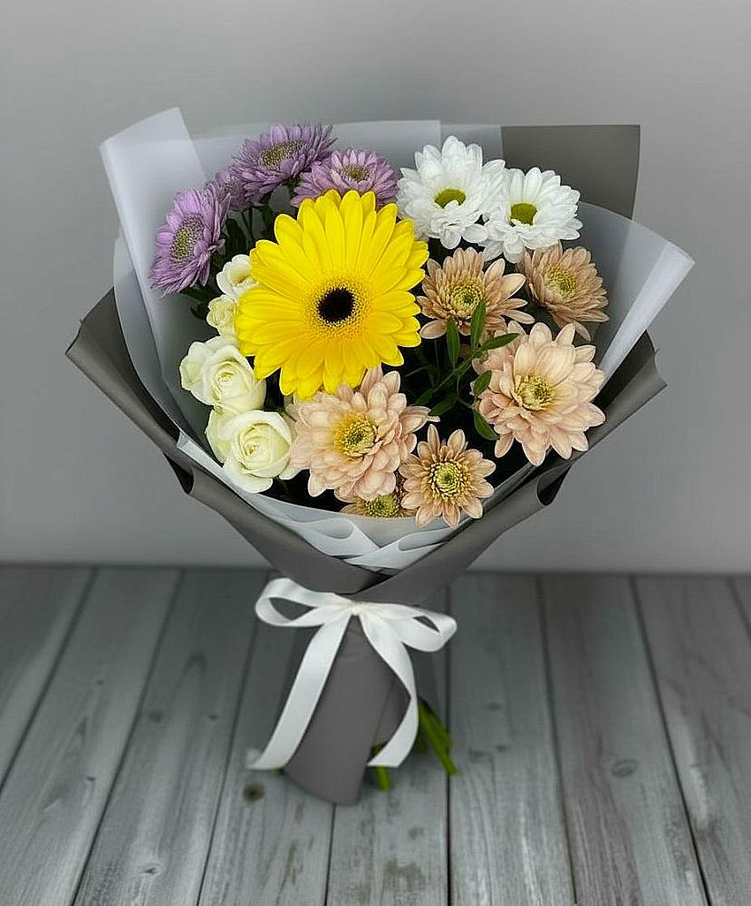 Букет цветов из: Розы, Герберы и Хризантемы в Зеленоградском