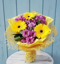 Букет цветов из:  Хризантемы и Герберы в Зеленоградском