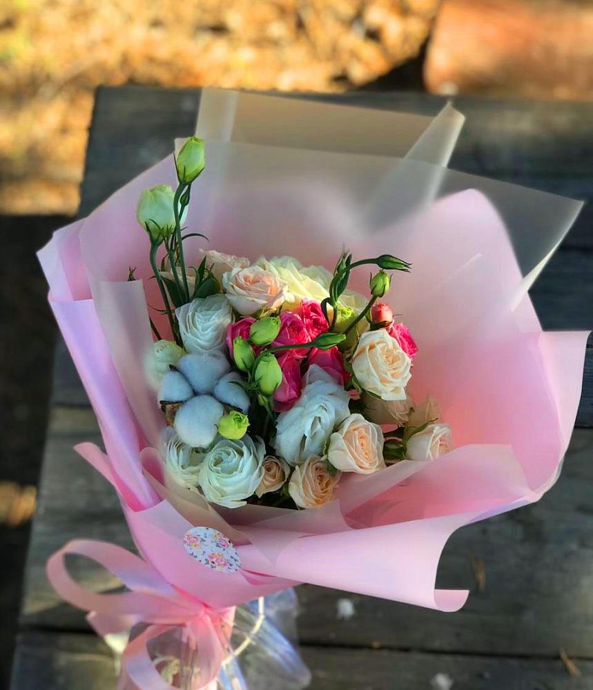 Букет цветов из: Розы и Лизиантусы в Зеленоградском