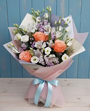 Букет цветов из:  Лизиантусы, Розы, Альстромерии и Гипсофила в Зеленоградском