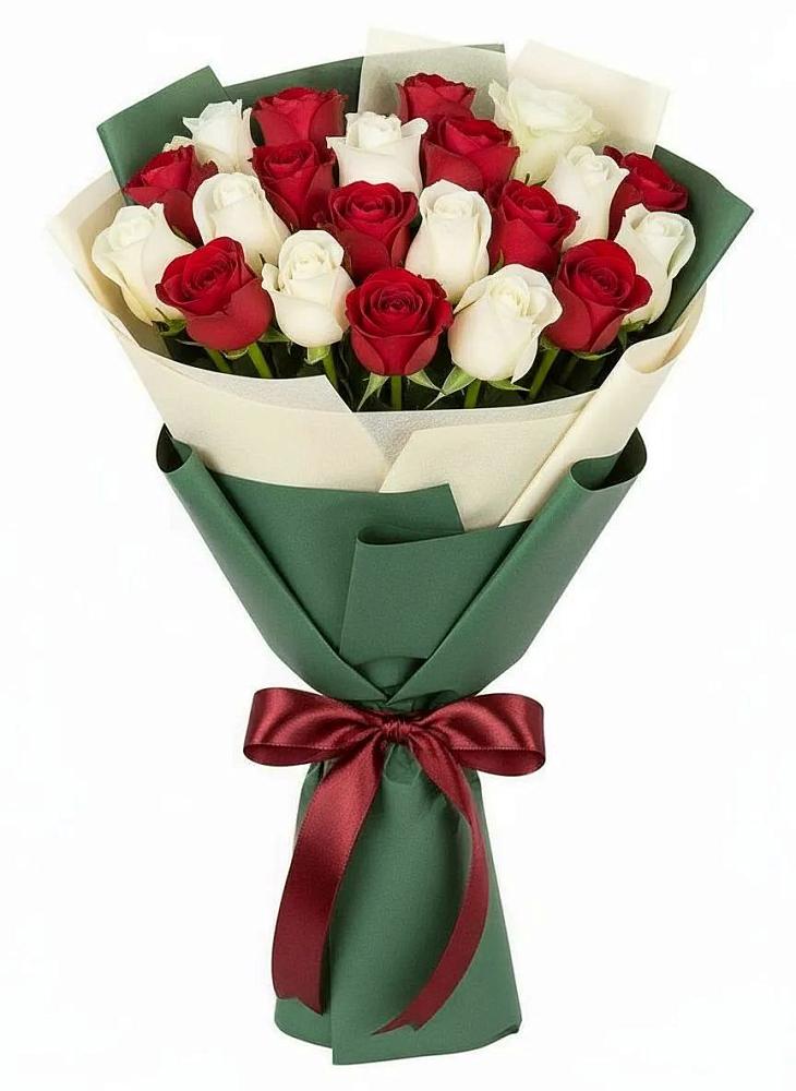Букет Микс из красных и белых роз в Зеленоградском