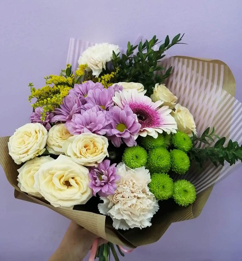 Букет цветов из: Хризантемы, Розы, Гвоздики и Герберы в Зеленоградском