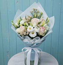 Букет цветов из:  Розы и Лизиантусы в Зеленоградском