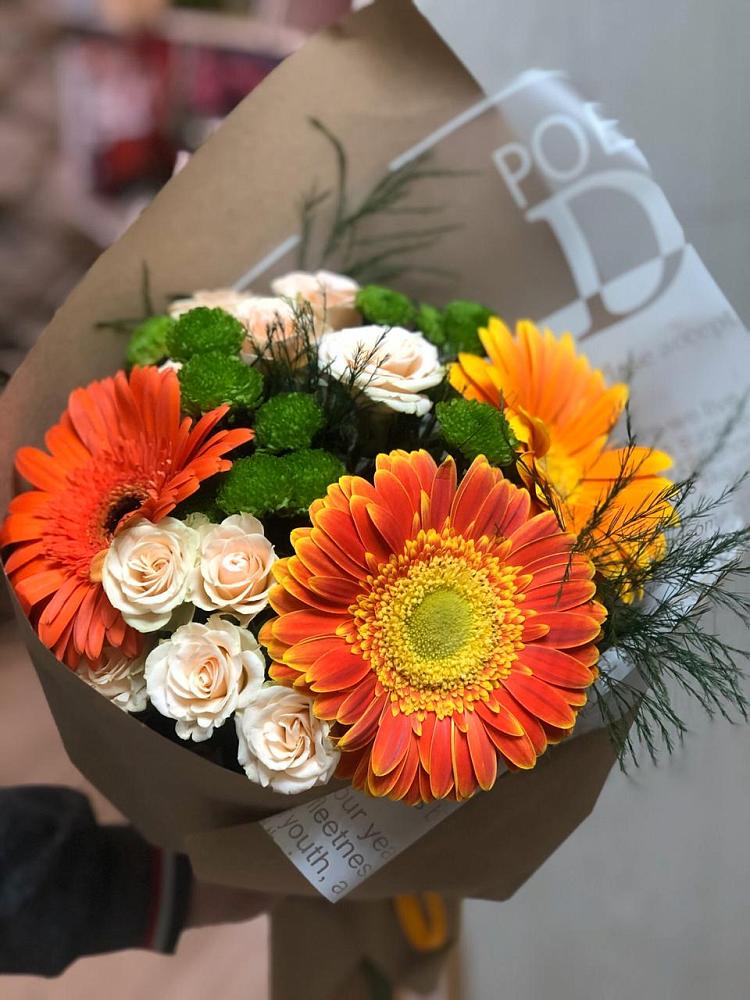 Букет цветов из: Герберы, Хризантемы и Розы в Зеленоградском