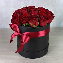 Цветочная композиция из Розы в шляпной коробке в Зеленоградском