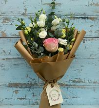 Букет цветов из:  Розы и Лизиантусы в Зеленоградском