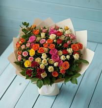 Букет Микс из разноцветных кустовых роз в Зеленоградском